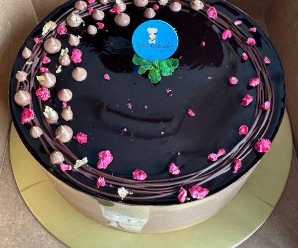 Hazelnut Feuilletine Cake (7 inch)